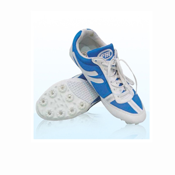 รองเท้าวิ่งระยะใกล้ ถอดตะปูได้